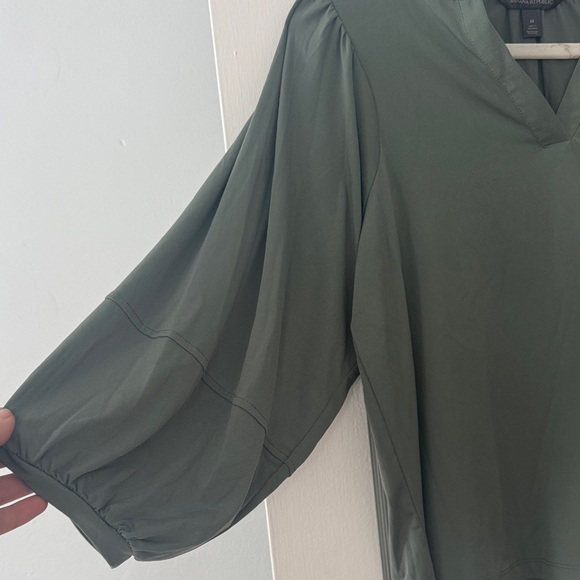 Banana Republic Olive Green Blouse - Picture 3 of 4